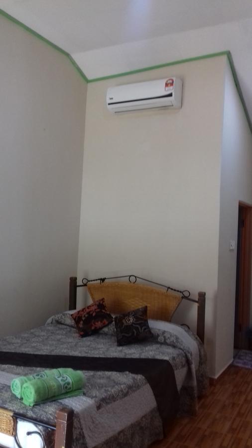 Mai Chenang Guesthouse Pantai Cenang  Buitenkant foto